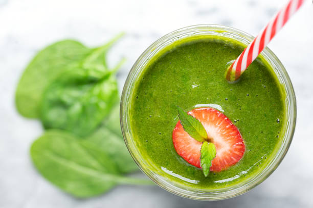Kale Spinach and Strawberry Smoothie