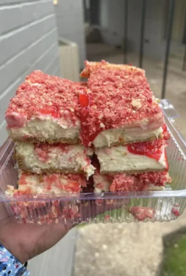 Delicious Strawberry Shortcake Bars Recipe