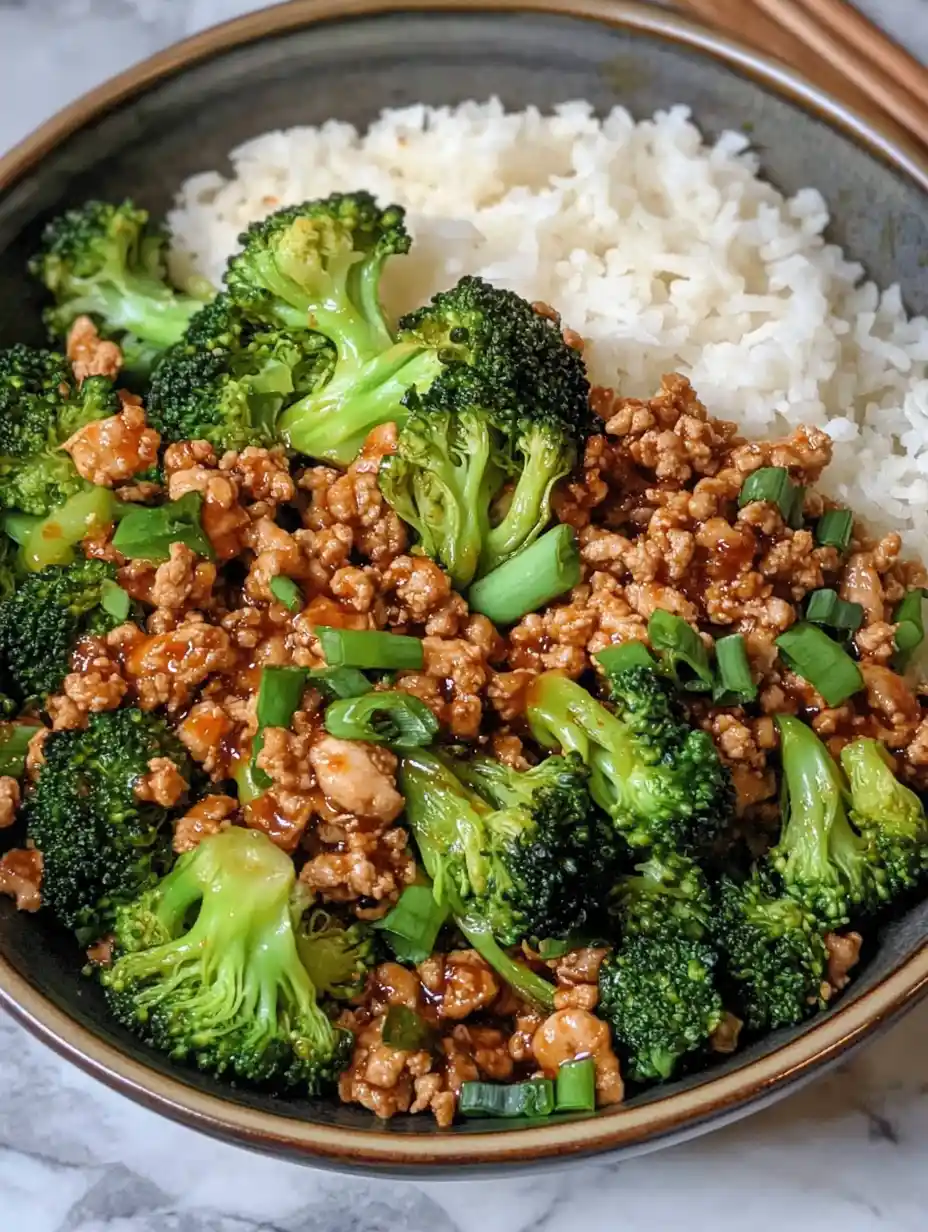 Honey Sriracha Ground Chicken and Broccoli Recipe