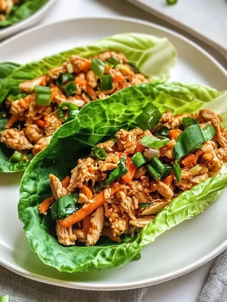 Rollitos de lechuga con pollo tailandés