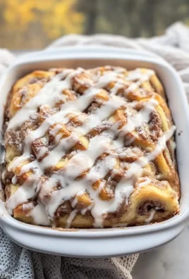 Easy Cinnamon Roll Casserole (7 ingredients!)
